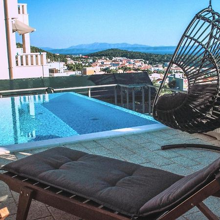 Apartment With Private Pool "Patricia" Makarska Eksteriør billede