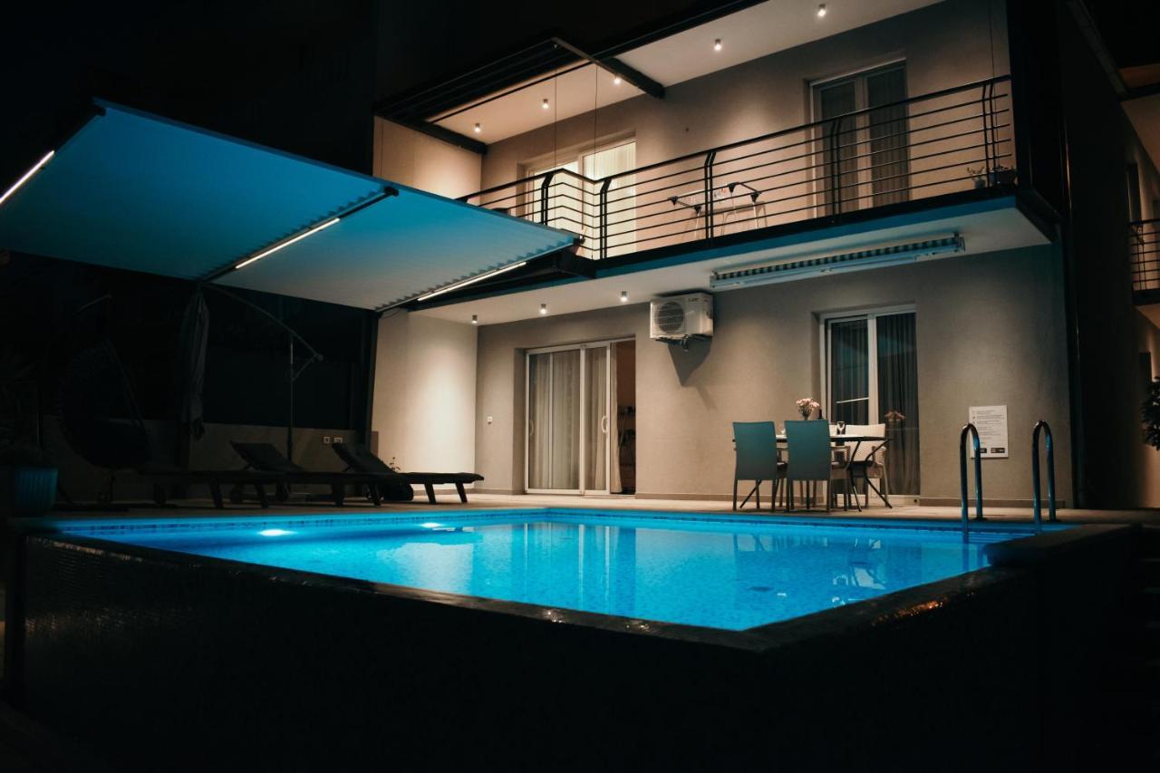 Apartment With Private Pool "Patricia" Makarska Eksteriør billede