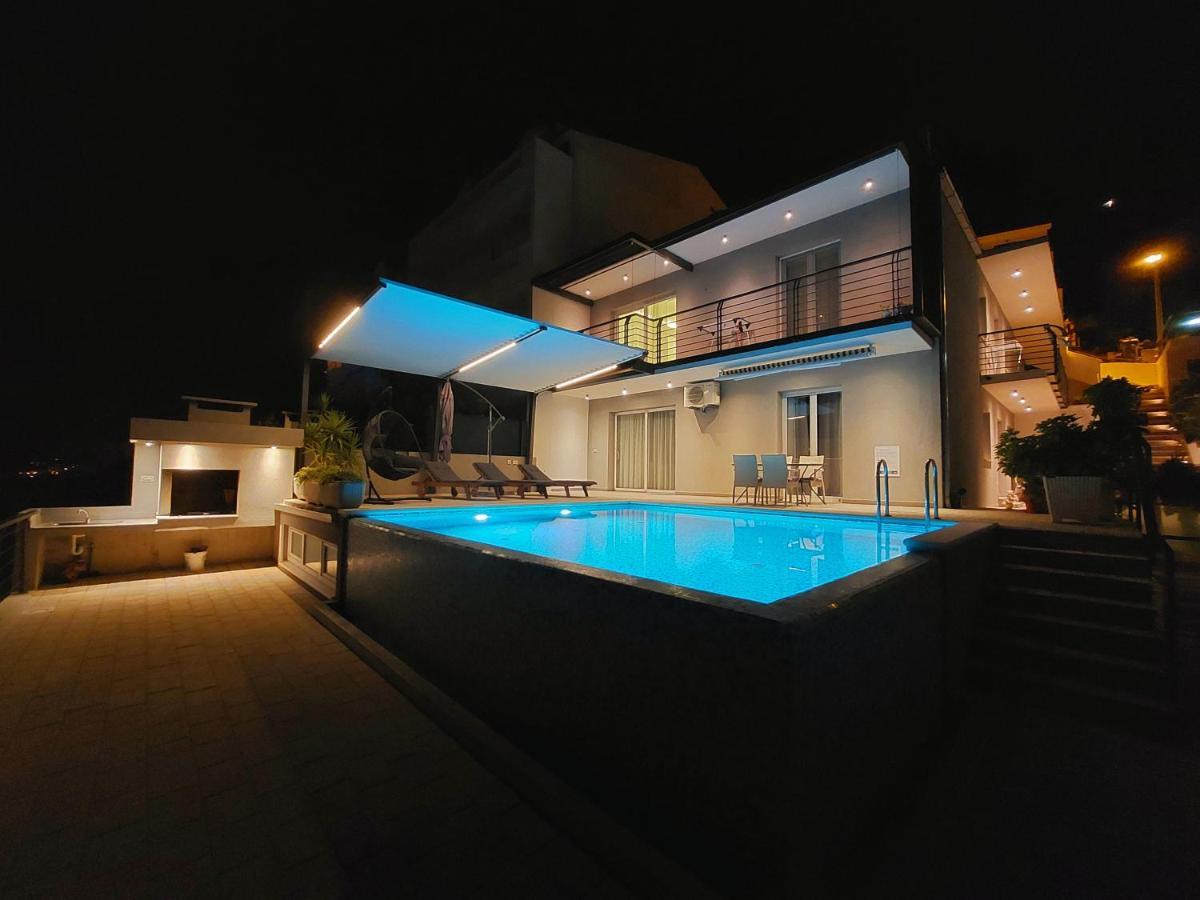 Apartment With Private Pool "Patricia" Makarska Eksteriør billede