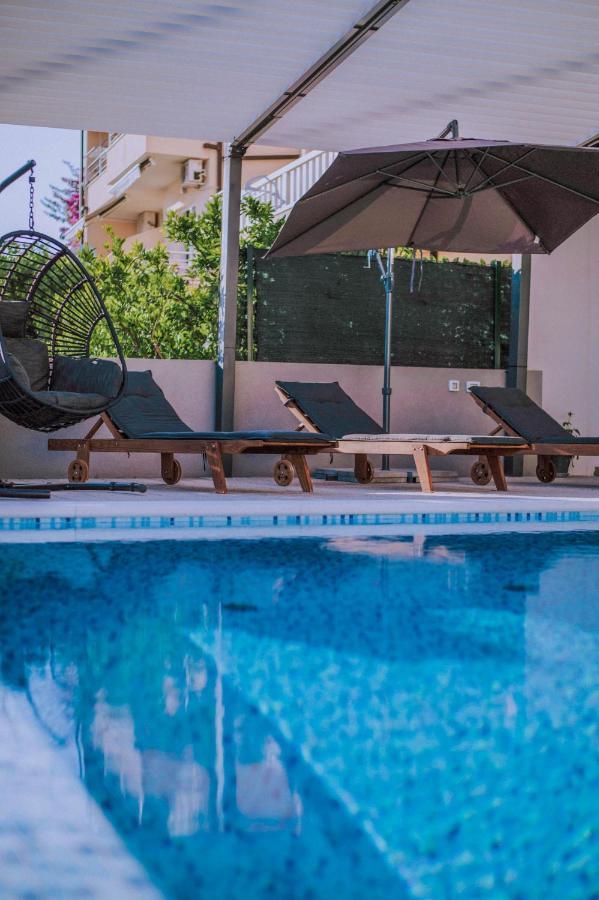 Apartment With Private Pool "Patricia" Makarska Eksteriør billede